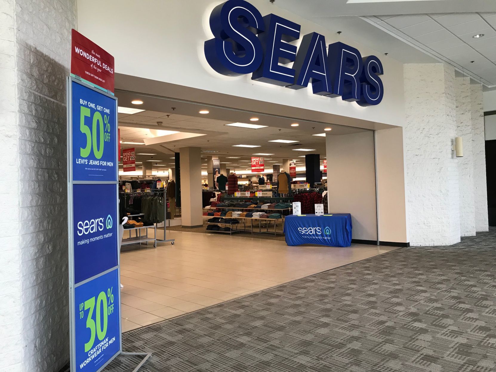 The inside entrance to the Sears in Nashua